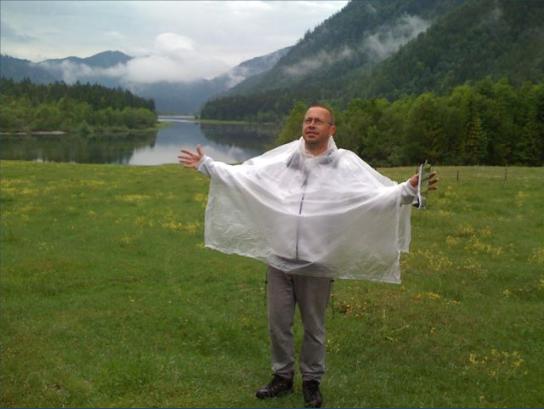 ULF wendet sich im Regen an seine Jünger