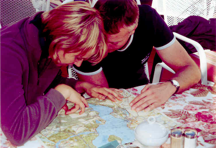 Sumpfblüte und Putschist versuchen, Macht zu demonstrieren