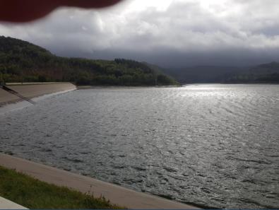 Dunkle Wolken am Horizont