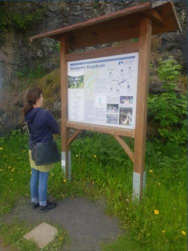 FirstKathy bildet sich